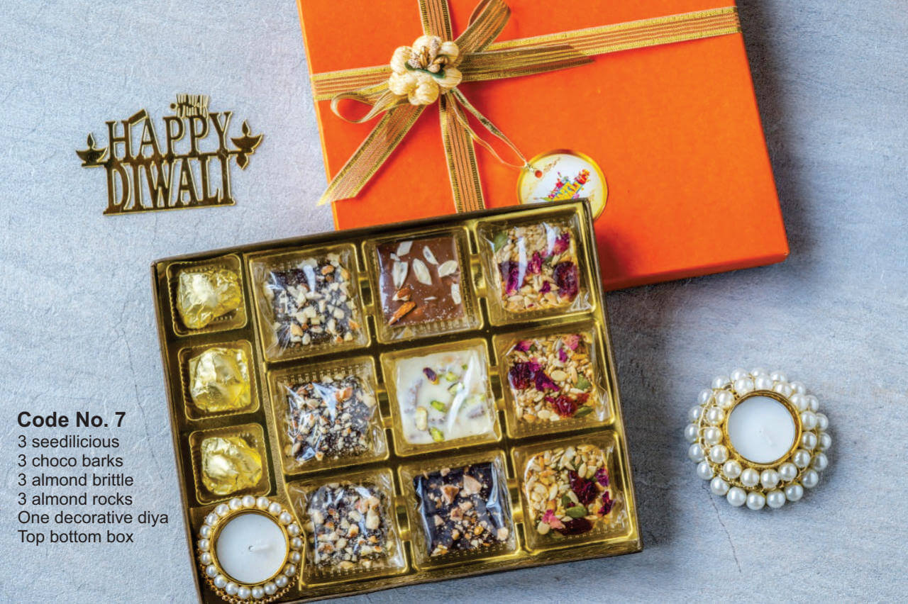 1620465061_Corporate-Diwali-Gift-Hampers-07